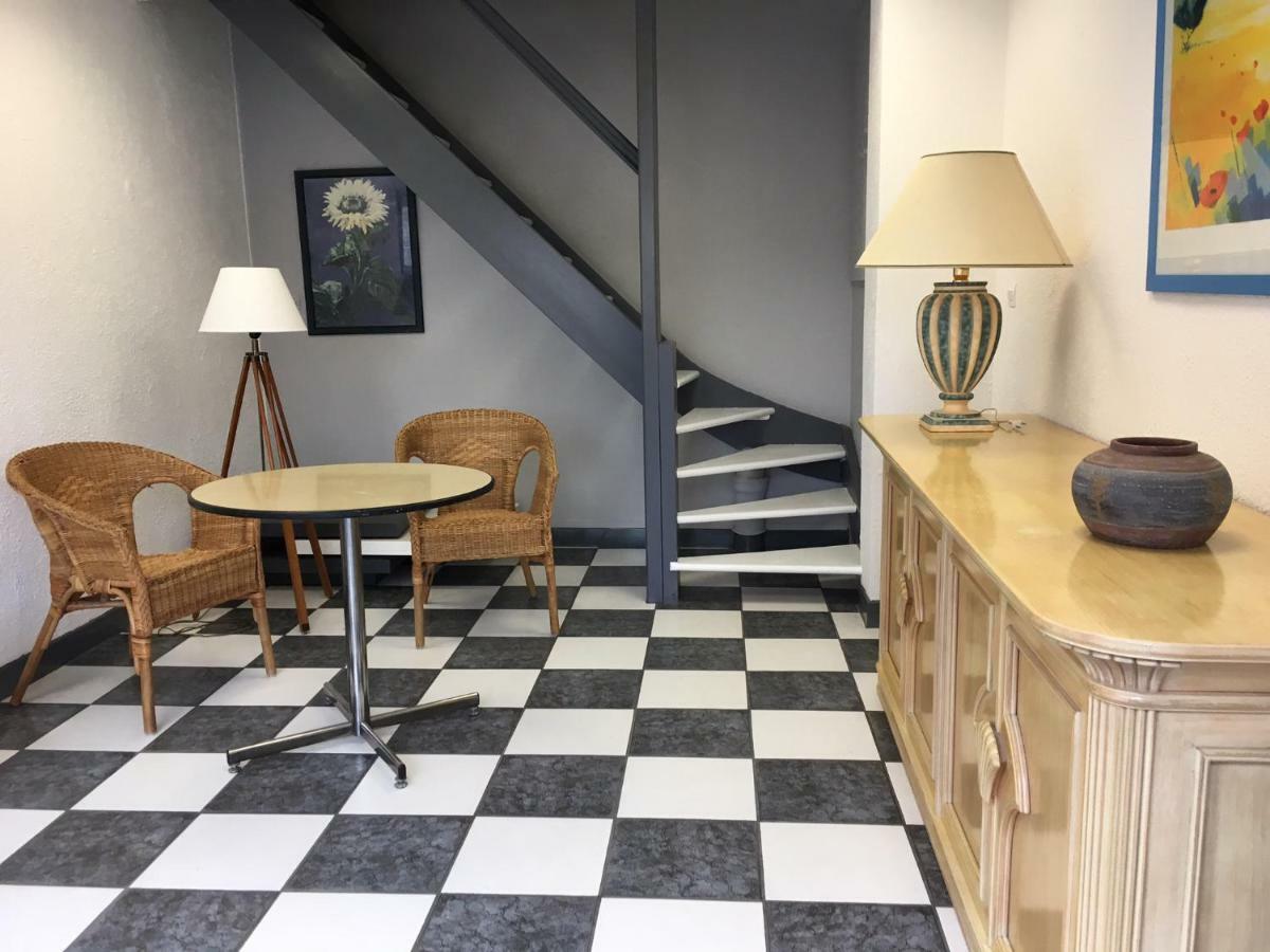 Le Clemenceau Apartment Peronne  Bagian luar foto
