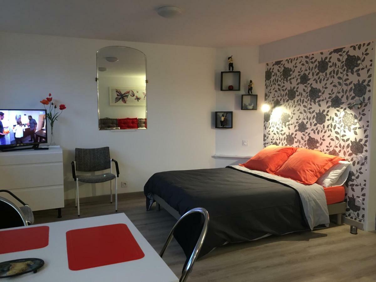 Le Clemenceau Apartment Peronne  Bagian luar foto