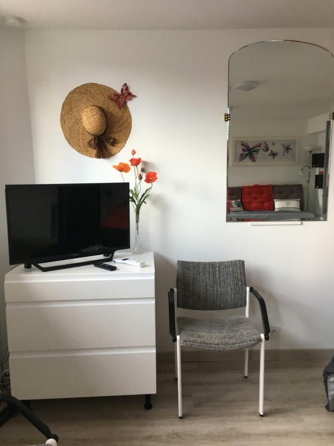 Le Clemenceau Apartment Peronne  Bagian luar foto